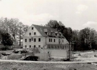 Jižní štít a východí strana mlýna po dokončení přestavby
zdroj: foto Karel Kopal st.
