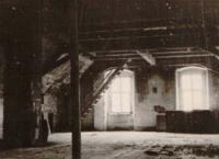Podkroví budovy mlýna, pohled k jižní stěně – stav před přestavbou.
Zdroj: foto Karel Kopal st.
